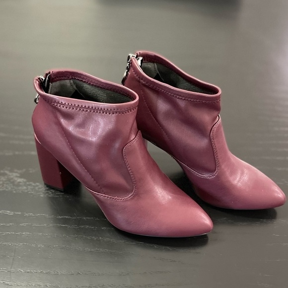 NEW in Box Franco Sarto Kortney Booties - Picture 1 of 5